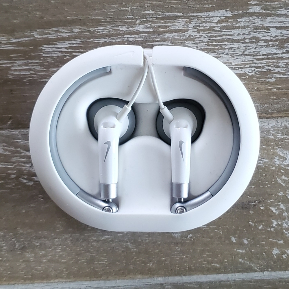 Nike headphones with adjustable ear wraps